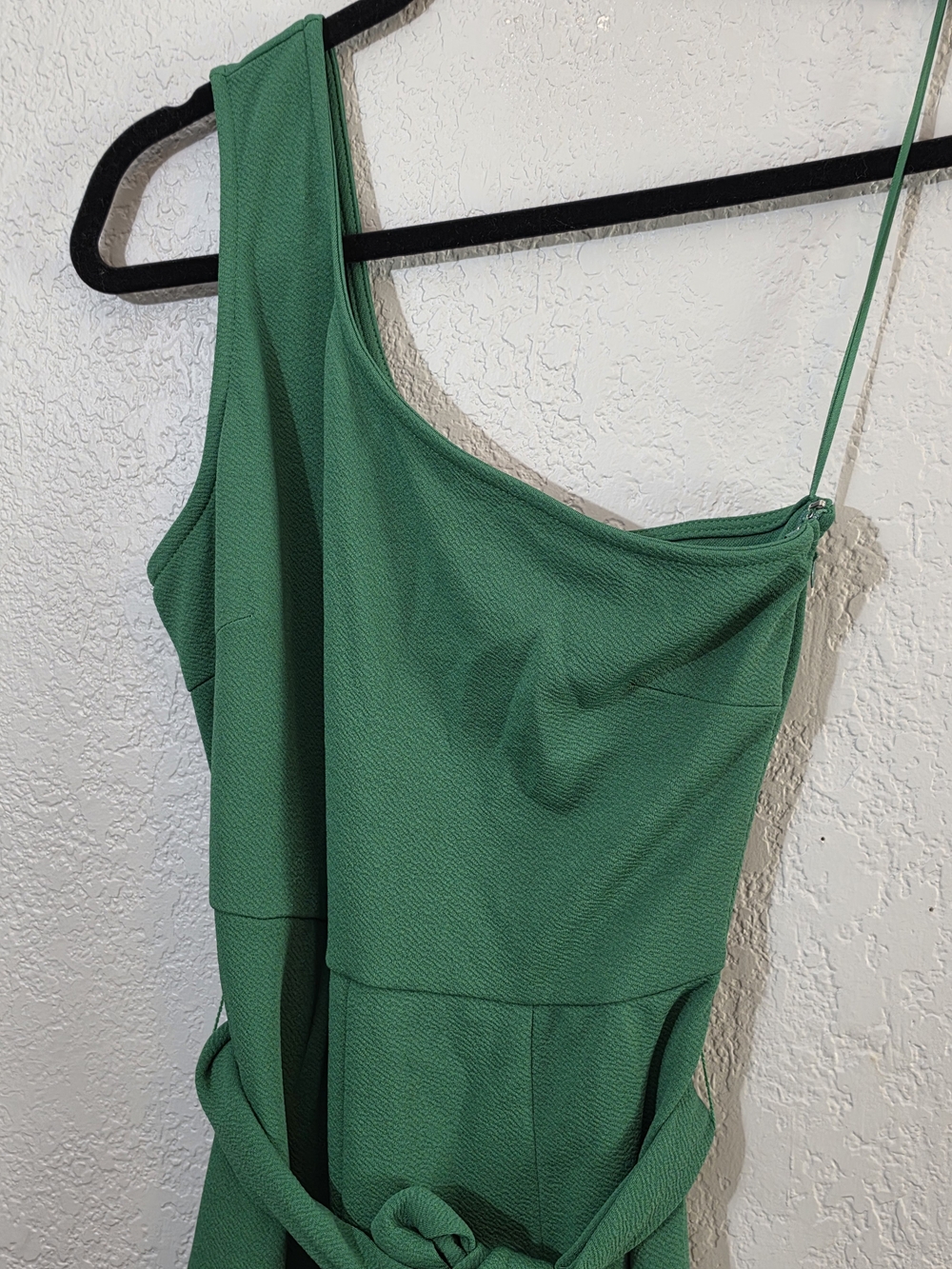 NWT Lilly's Kloset One-Shoulder Wide Leg Green Jumpsuit Tie Waist Womens Large - Picture 2 of 11